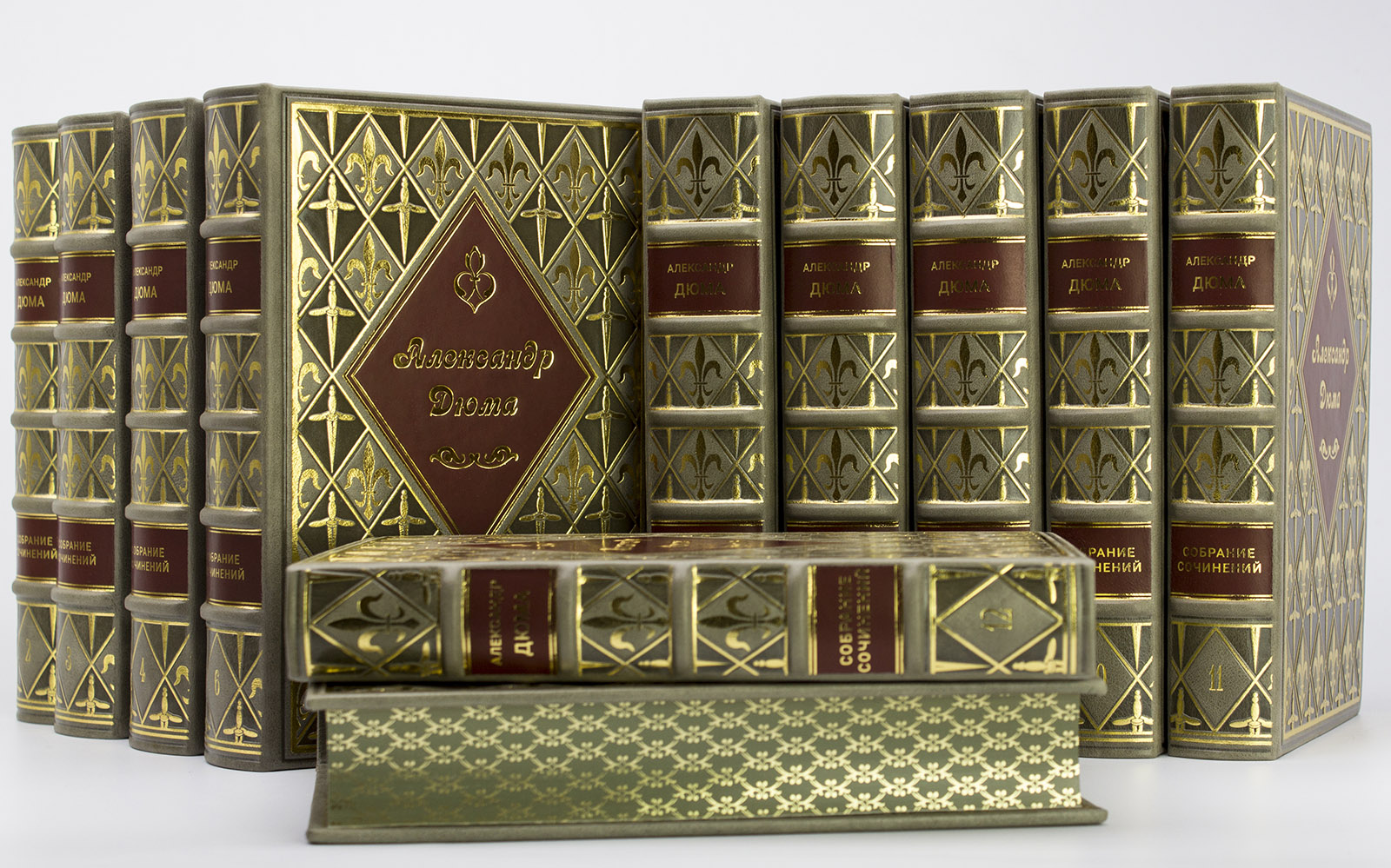 Подарочное издание  "Собрание сочинений" Александр Дюма - купить в Москве