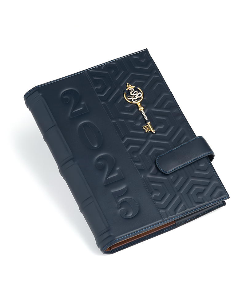 Ежедневник «2025». - купить в Москве