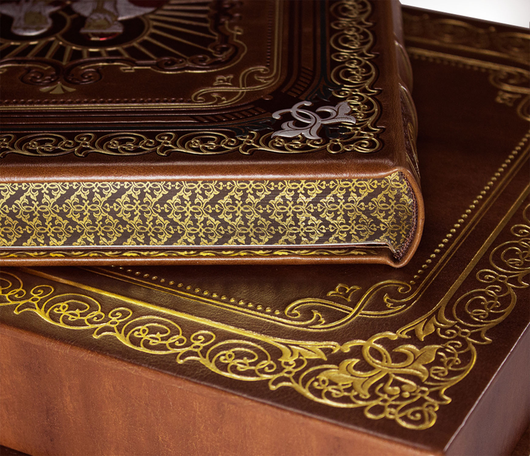 Подарочное издание  "Семейная летопись". - купить в Москве